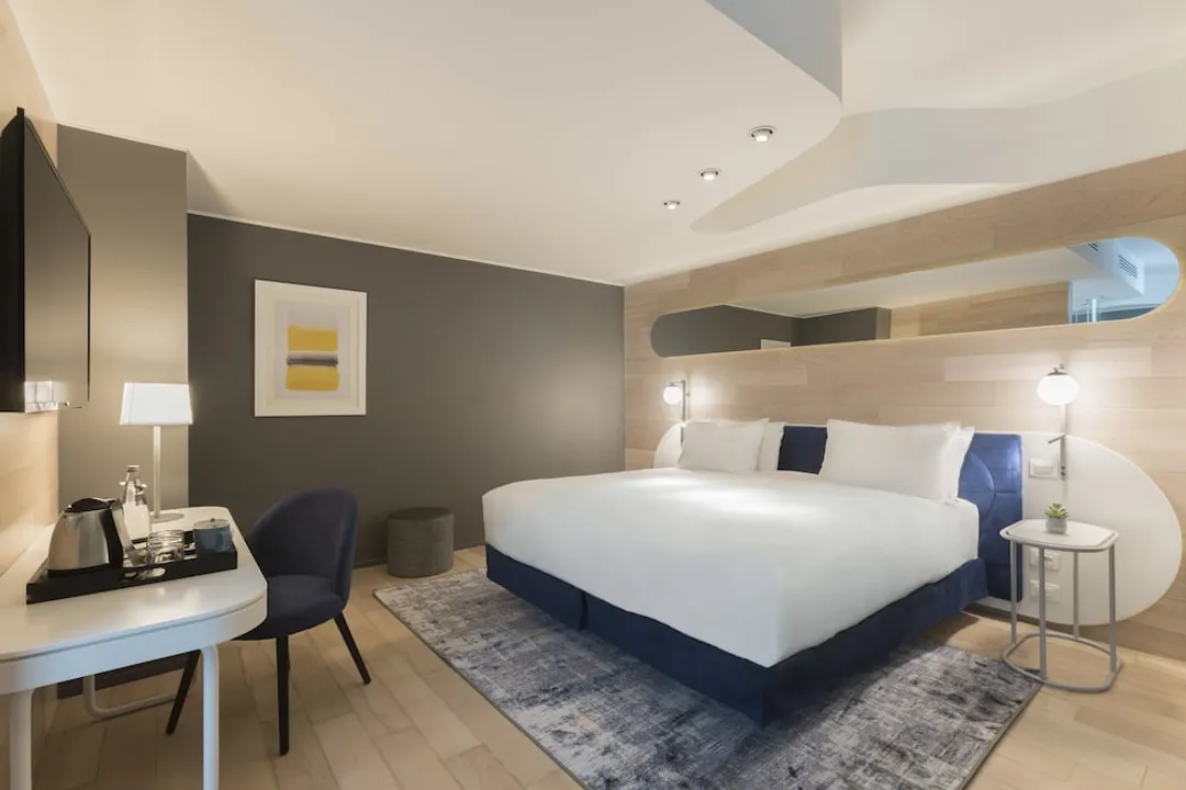 voco Milan - Fiere by IHG-Premium Room, 1 King Bed, City View-6
