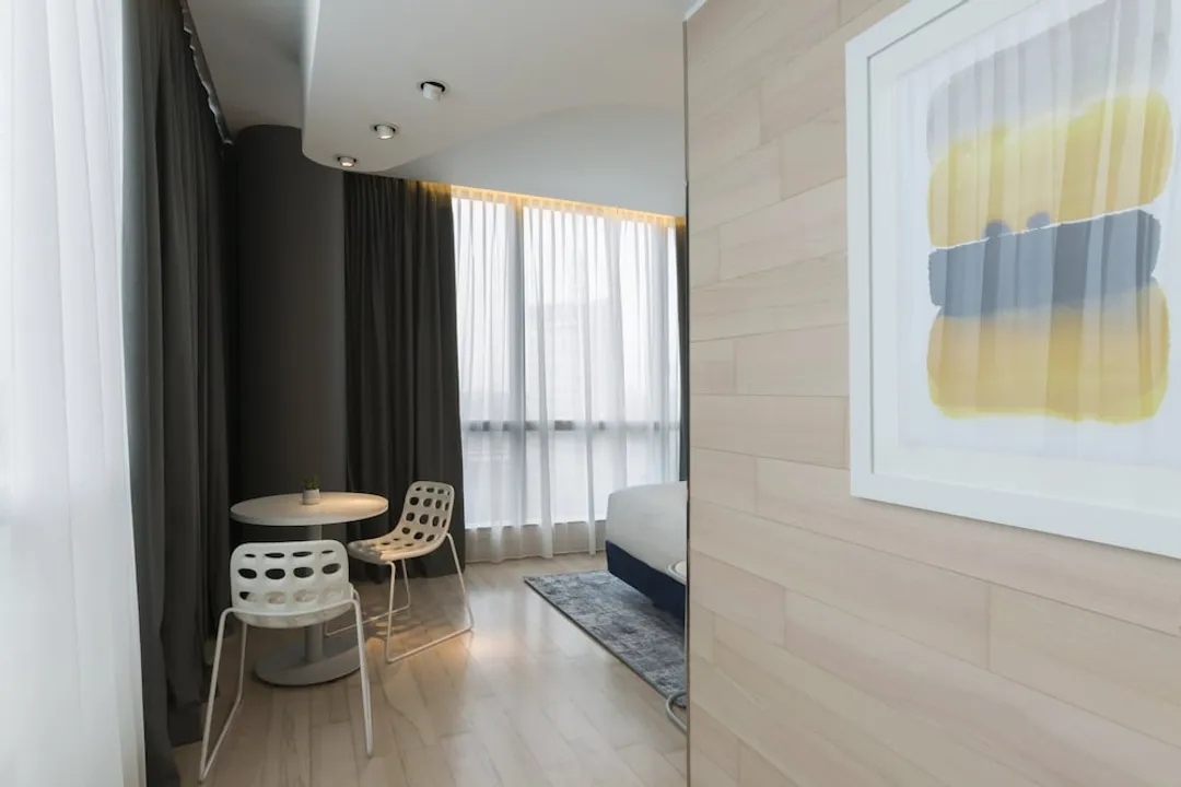 voco Milan - Fiere by IHG-Premium Room, 1 King Bed, City View, Corner-6