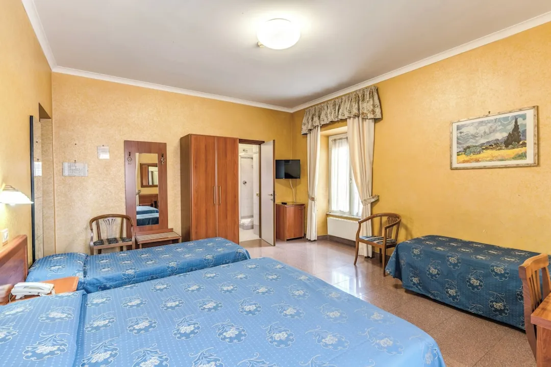 Hotel Milo-Standard Quadruple Room-3