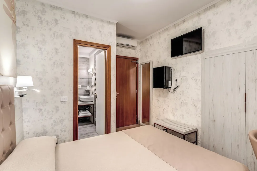 Hotel Milo-Superior Double Room-6