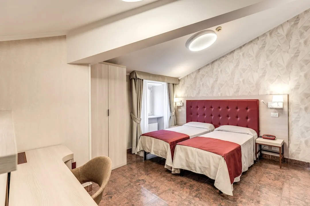 Hotel Milo-Superior Double Room-2