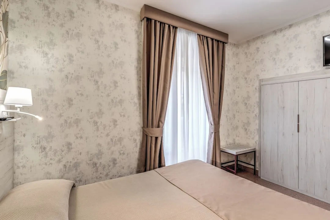 Hotel Milo-Superior Double Room-5