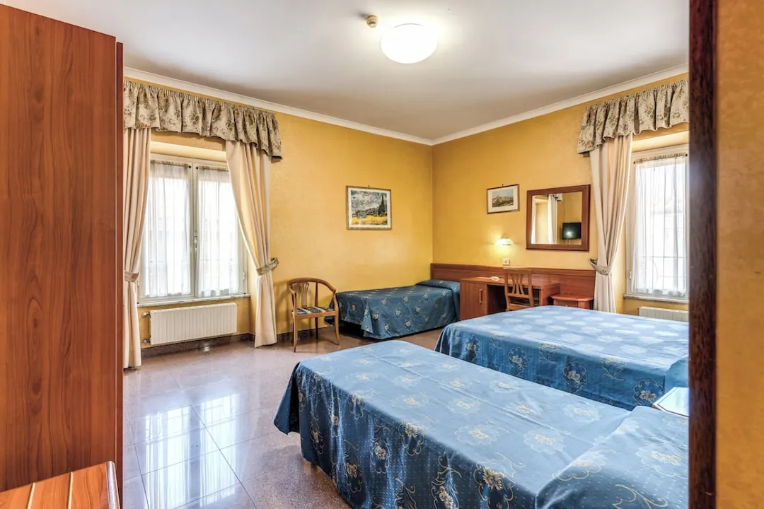 Hotel Milo-Standard Triple Room-3