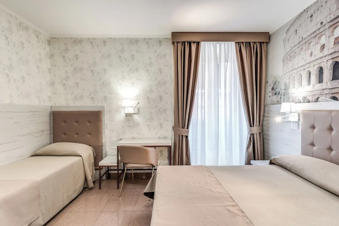 Hotel Milo-Superior Triple Room-3